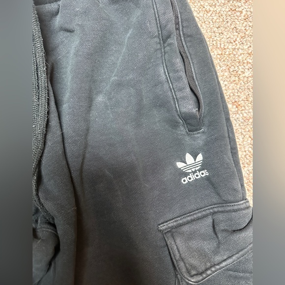 Adidas Men's Dark Cargo Joggers with Logo Size Large - Picture 5 of 9